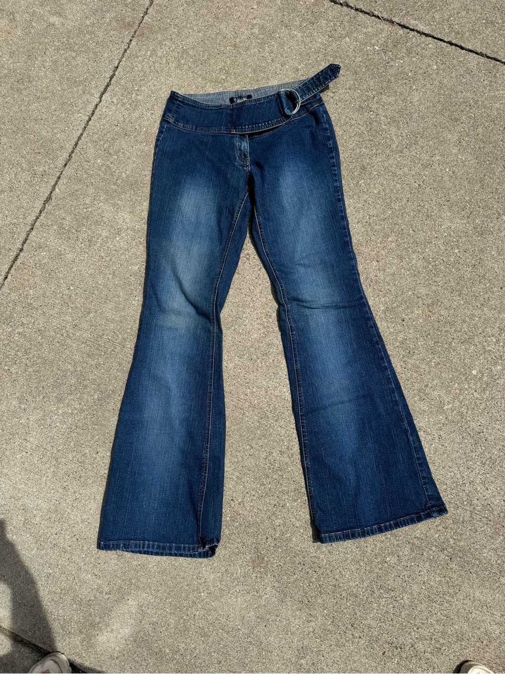 EXTREMELY RARE late 90s Angels Women’s Dark Blue Flared Jeans with Belt